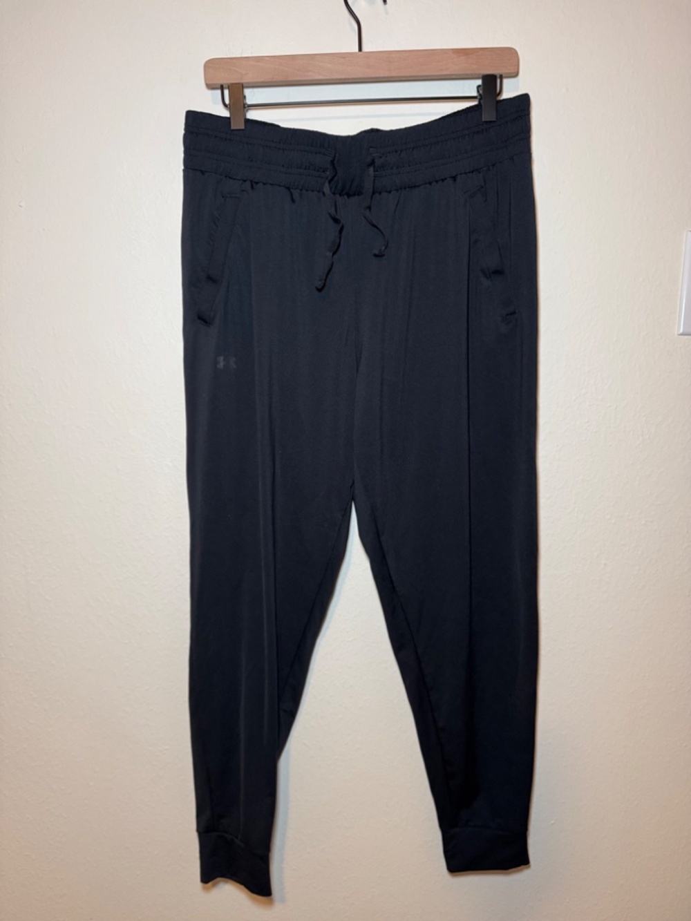 Under Armour Women's Black Performance Jogger Pants Size Large Athleisure - Picture 2 of 7